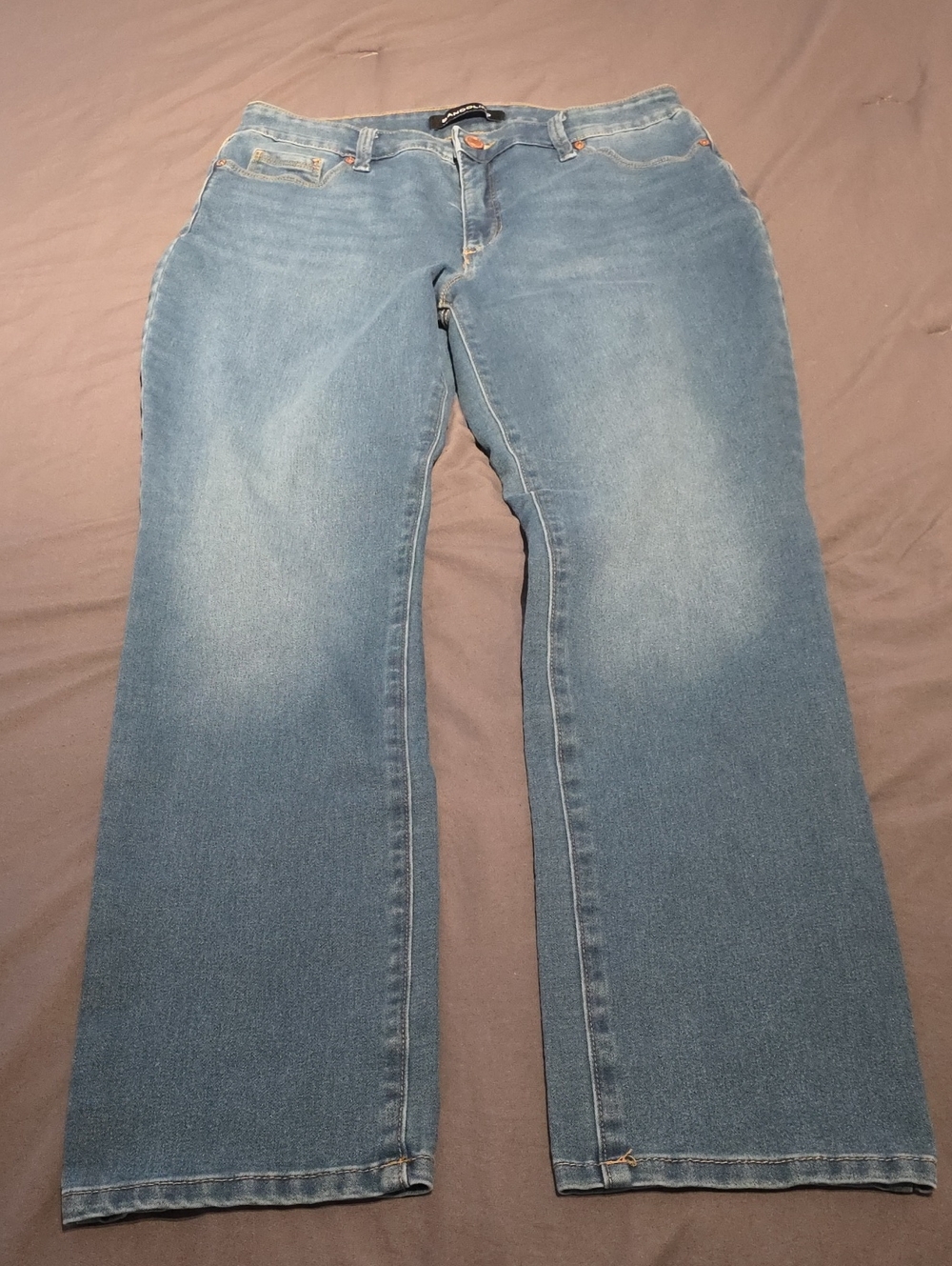 Bandolino Amy Light Blue Jeans NWOT - Picture 1 of 10